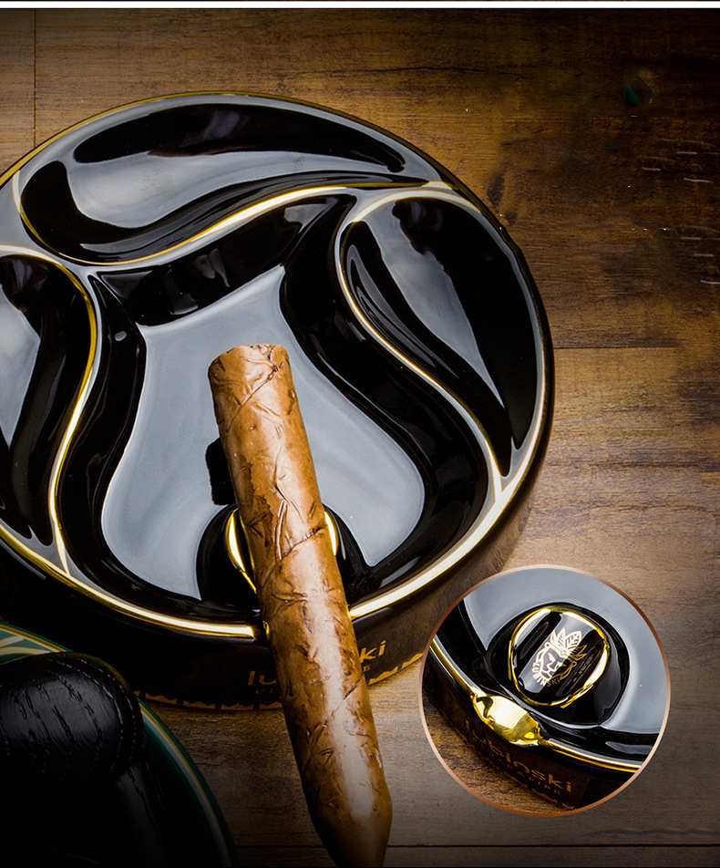 Gạt tàn kiêm kệ tẩu Lubinski YJA 20027