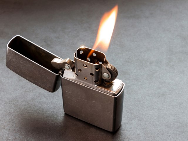 Khám phá các giai đoạn phát triển của bật lửa Zippo cao cấp